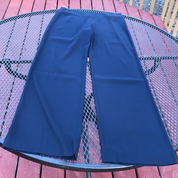 Vince size 6 navy blue relax fit wide leg trousers